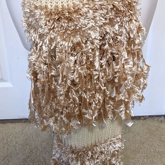 NWOT Beautiful Light Beige Acrylic & Chenille Long Oblong Scarf - Picture 5 of 5